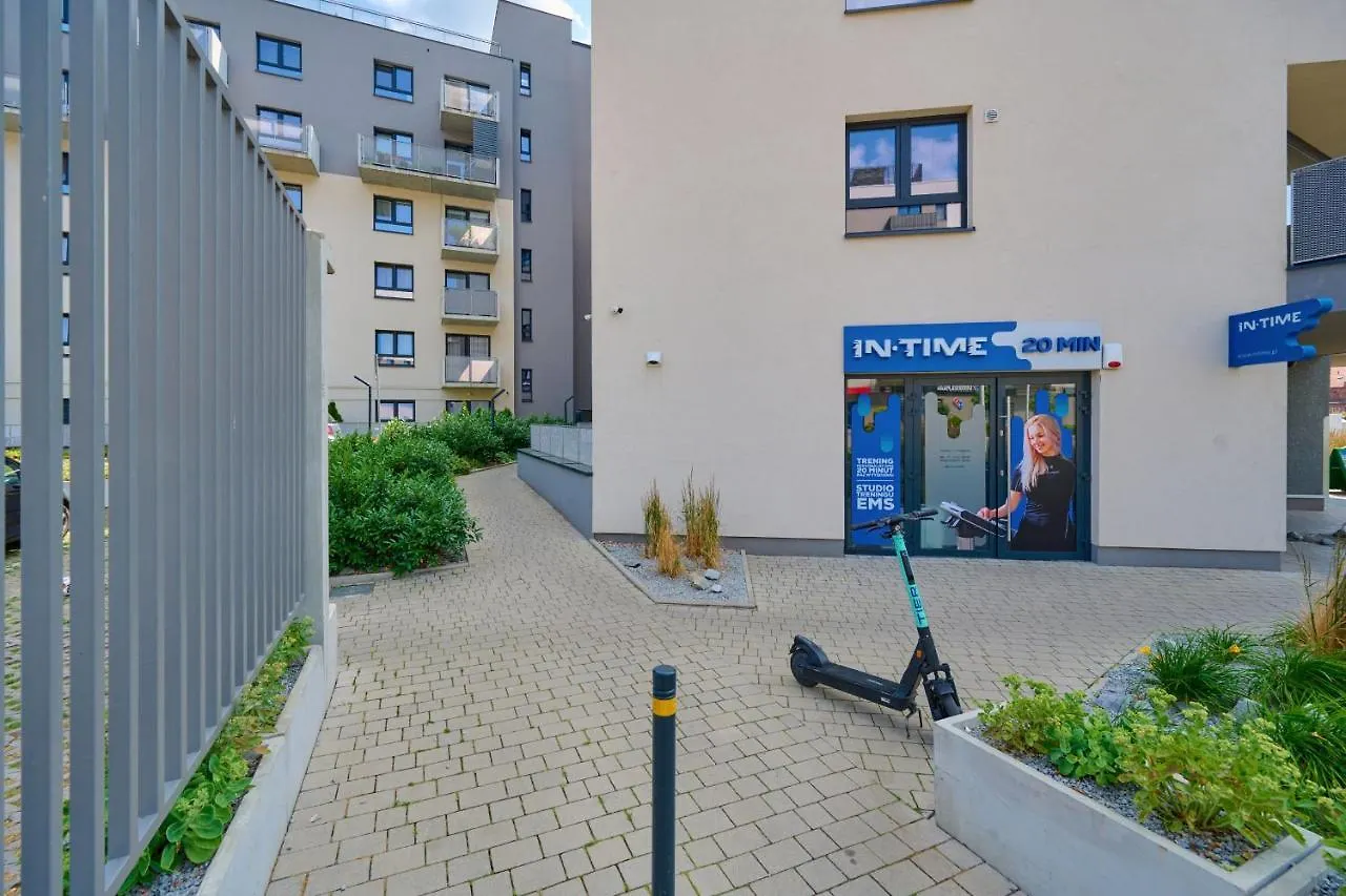 Spacious Apartment With Balcony Near The Slavic Hill Wroclaw By Renters Prestige