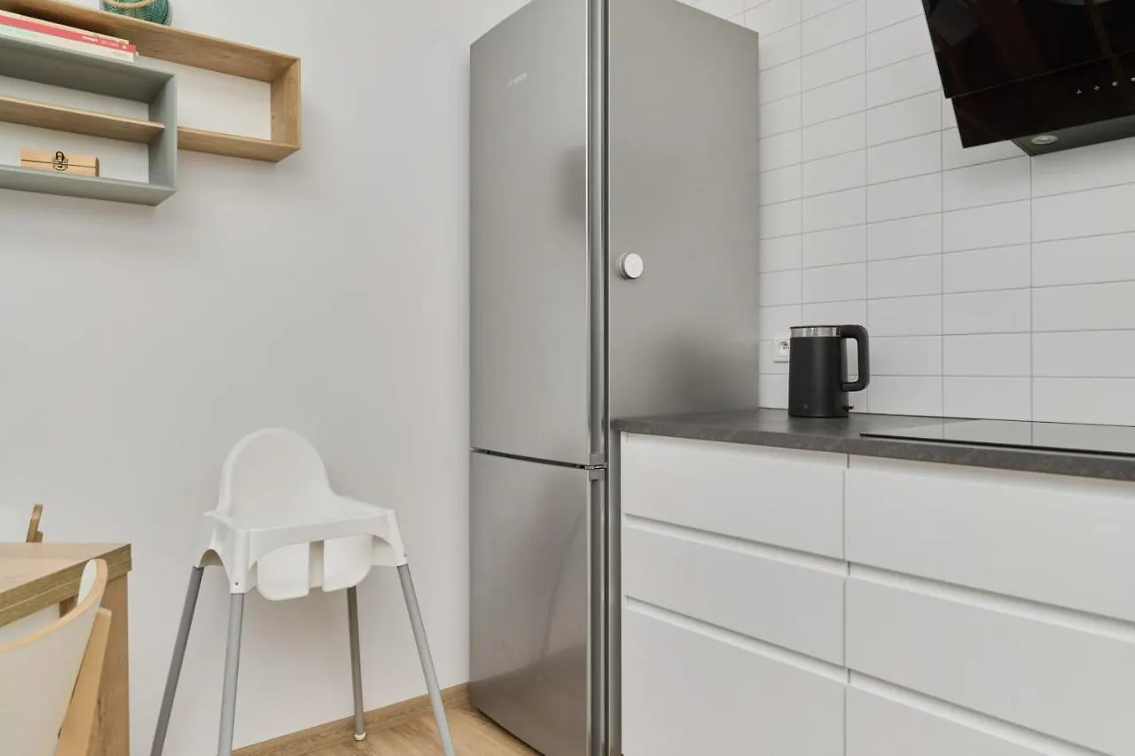 Spacious Apartment With Balcony Near The Slavic Hill Wroclaw By Renters Prestige