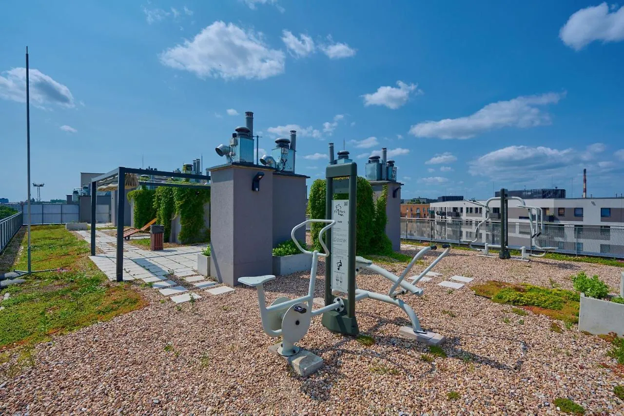 Spacious Apartment With Balcony Near The Slavic Hill Wroclaw By Renters Prestige