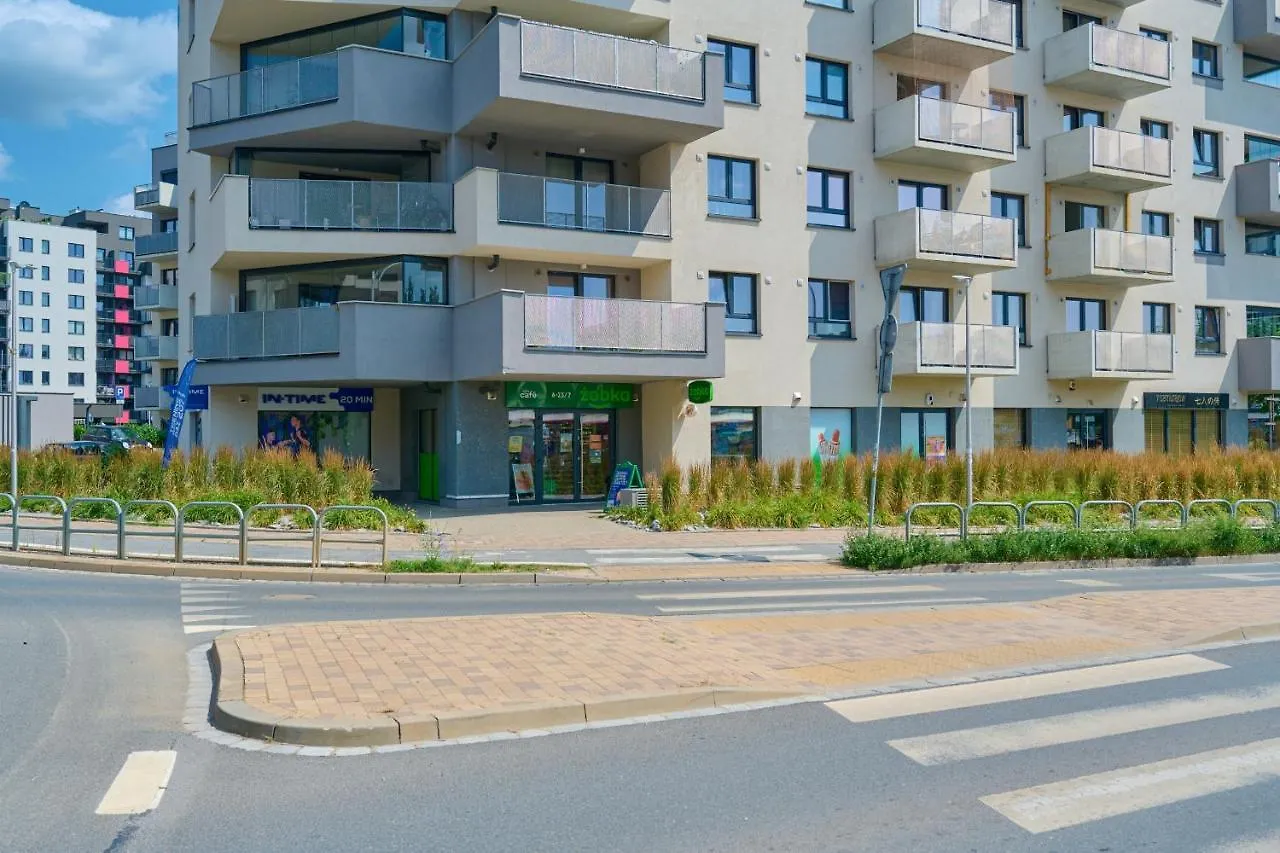 Spacious Apartment With Balcony Near The Slavic Hill Wroclaw By Renters Prestige
