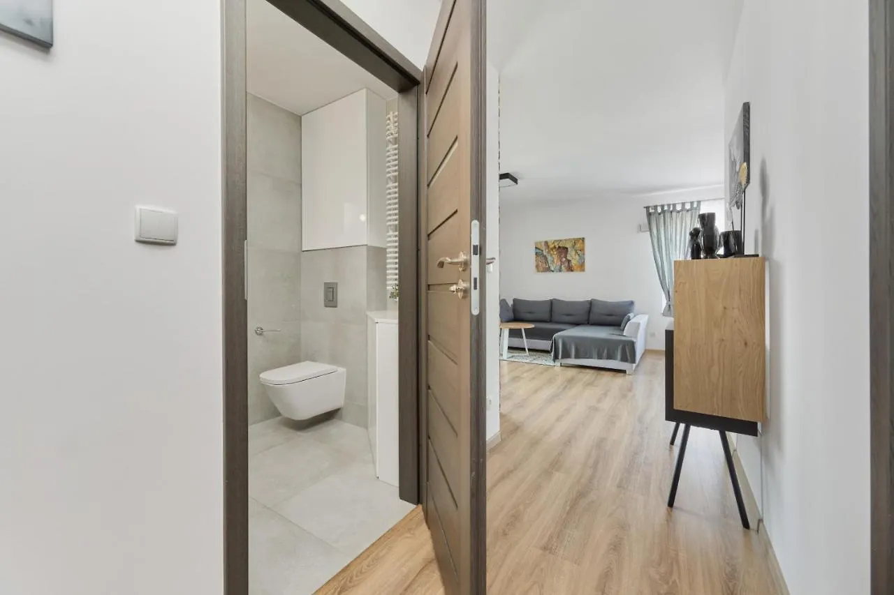 Spacious Apartment With Balcony Near The Slavic Hill Wroclaw By Renters Prestige 0*,