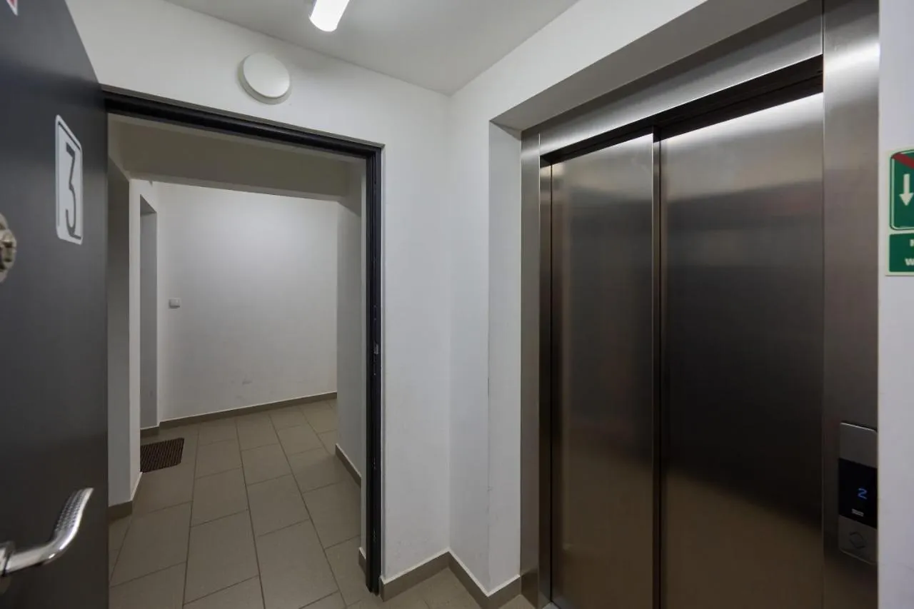 Spacious Apartment With Balcony Near The Slavic Hill Wroclaw By Renters Prestige
