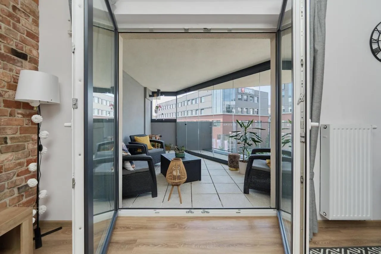 Spacious Apartment With Balcony Near The Slavic Hill Wroclaw By Renters Prestige 0*,