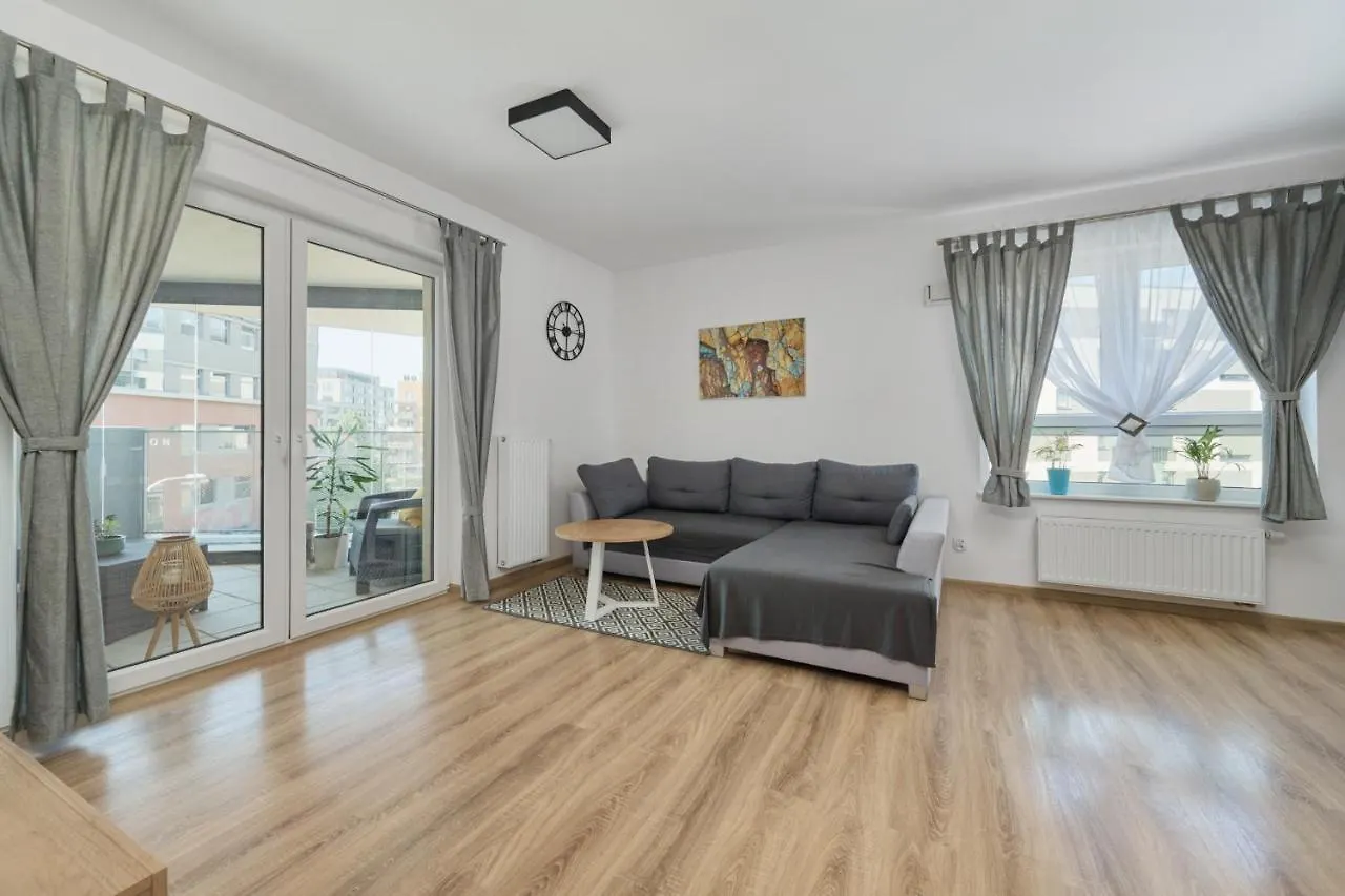 Spacious Apartment With Balcony Near The Slavic Hill Wroclaw By Renters Prestige